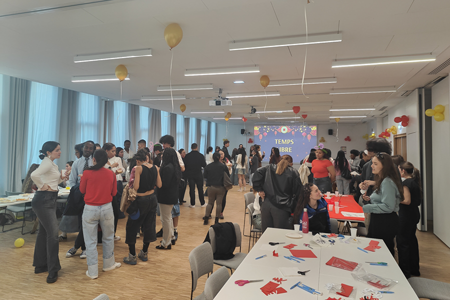 Retour en images : des étudiants organisent un marché local à CY Cergy Paris Université